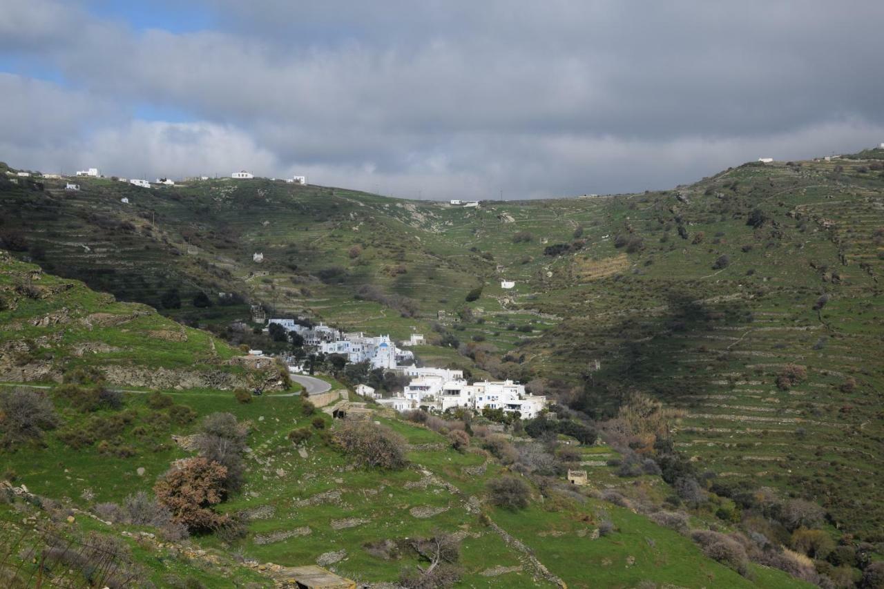 Belle Manas * Tinos